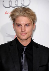 Toby+Hemingway+AFI+FEST+2010+Presented+Audi+OCGRjOQn_Yel bobbos block