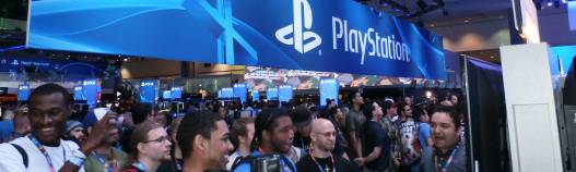 ECN-072014_SW_Sharable-tweetable-environments-at-E3_Pinnacle-Exhibits_PlayStation-action-photo-with-media-and-crowds-Rotator